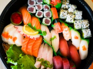 can pregnant women eat sushi