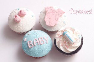 Announcing Pregnancy with Cup Cakes